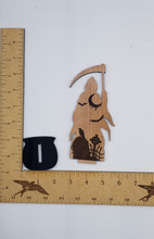 Load image into Gallery viewer, Grim reaper halloween standing sign
